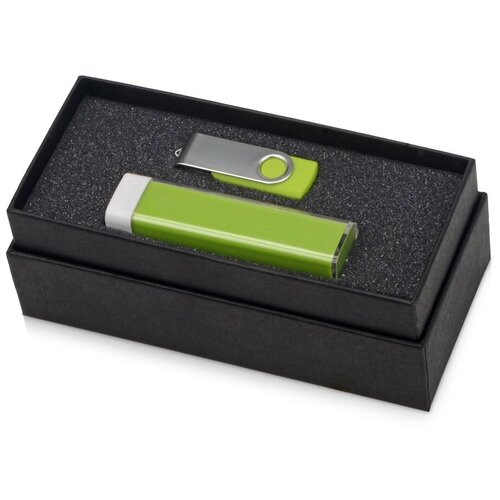 Подарочный набор Flashbank с флешкой и зарядным устройством зеленый 152300₽