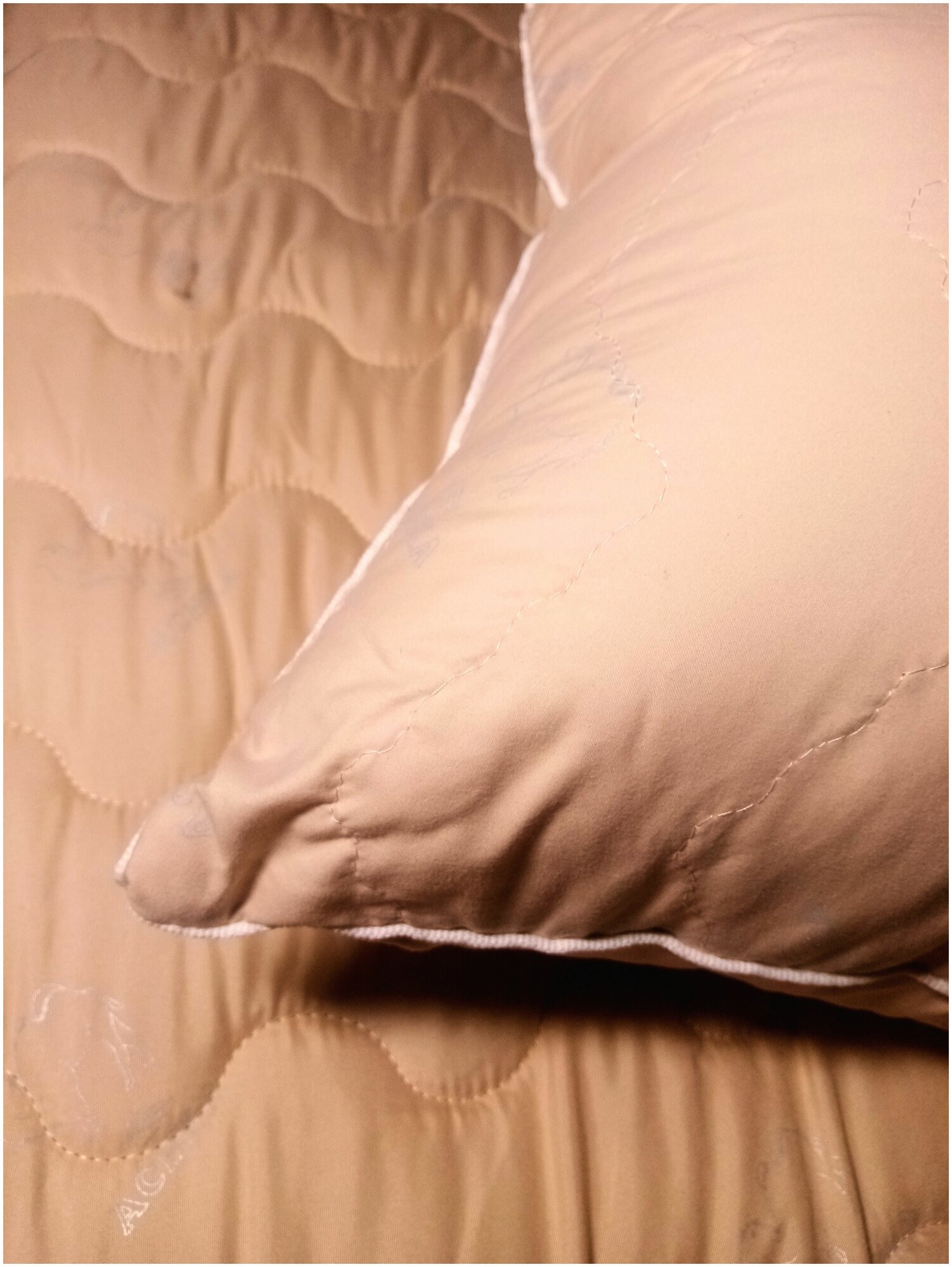 Подушка Асика 70х70 для сна верблюжья шерсть - фотография № 3