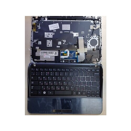 Клавиатура для ноутбука Samsung NF210 черная, верхняя панель в сборе (черная) клавиатура для ноутбука samsung nf210 np nf210 черная с черным топкейсом