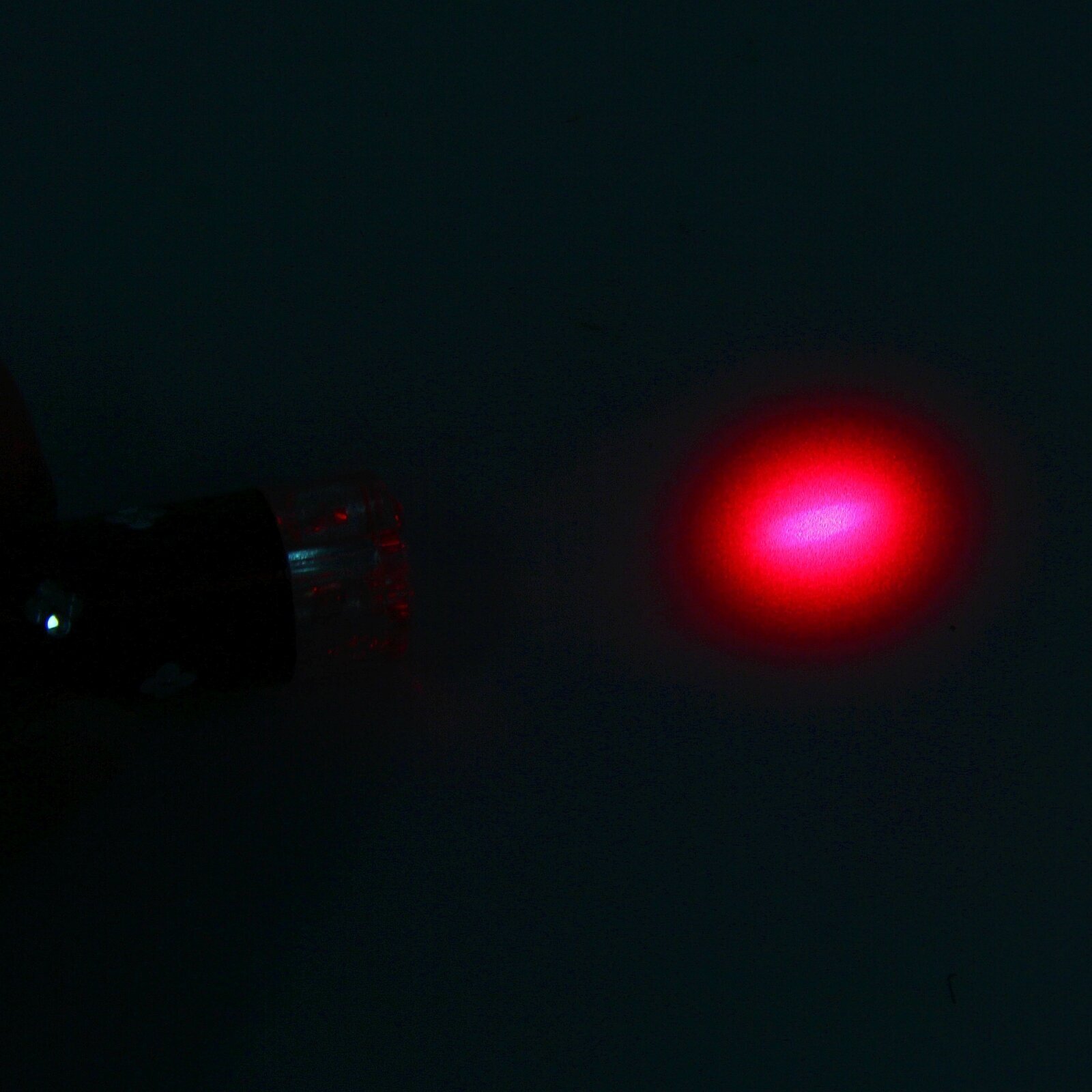 Лазер на карабине с фонариком, цвет микс