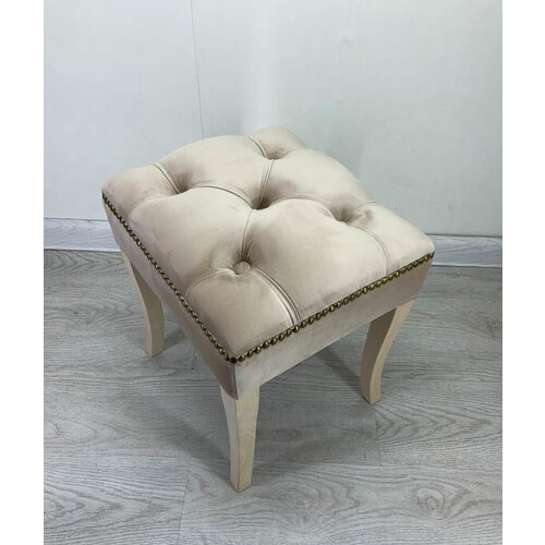 Табурет на черных буковых ножках