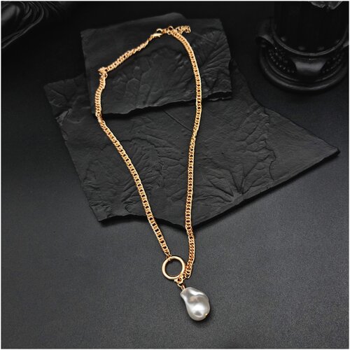 Колье The Minimalist, жемчуг пресноводный культивированный, жемчуг барочный, искусственный камень, жемчуг культивированный, жемчуг пресноводный, металл, пластик, жемчуг имитация, длина 35 см, золотистый