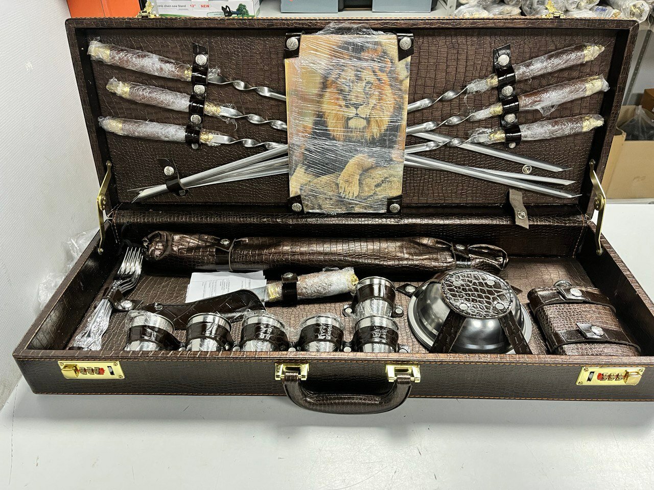 Набор для шашлыка подарочный Странник со львом, шашлычный набор в кейсе - фотография № 13