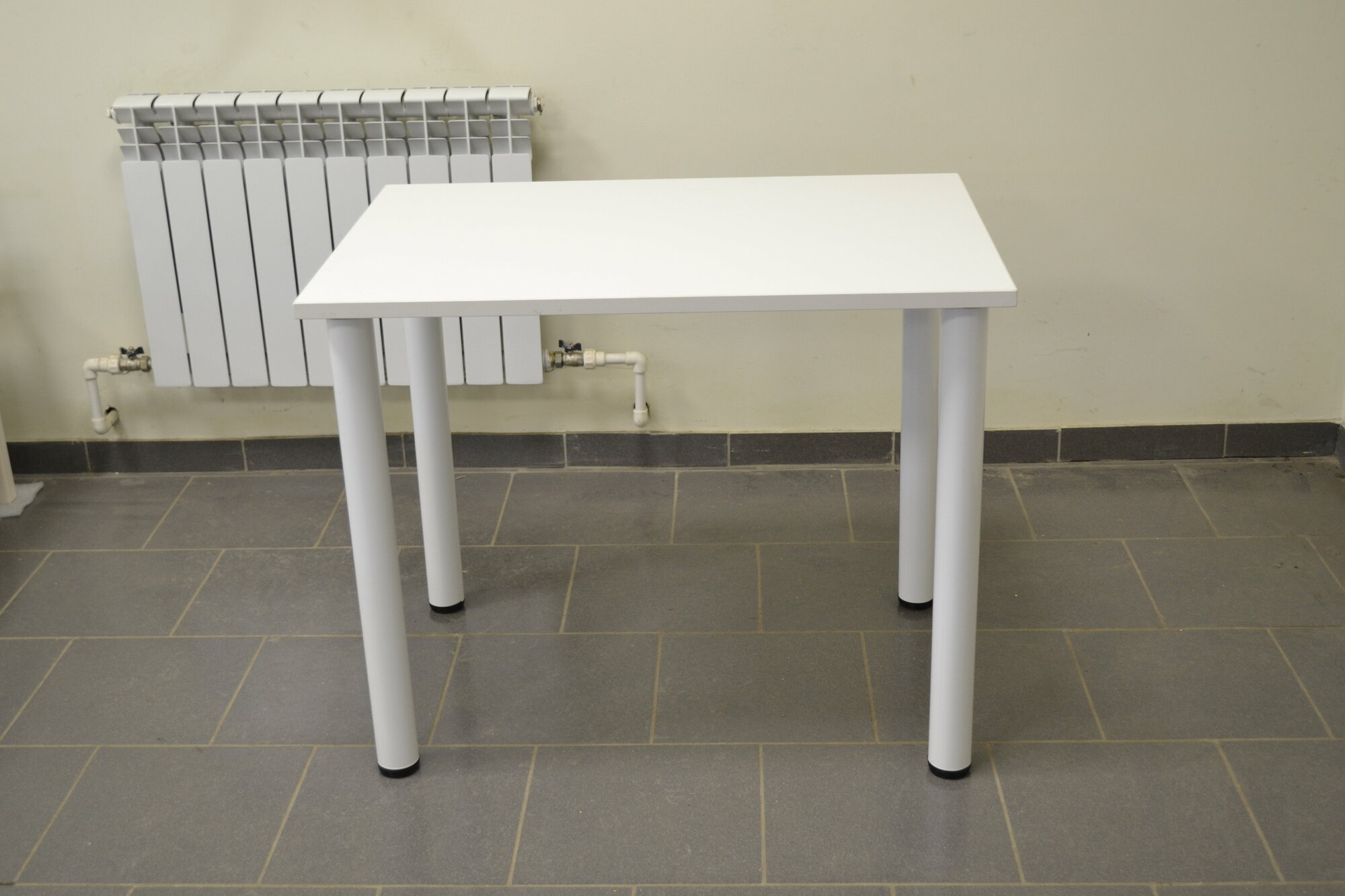 фото Стол обеденный белый