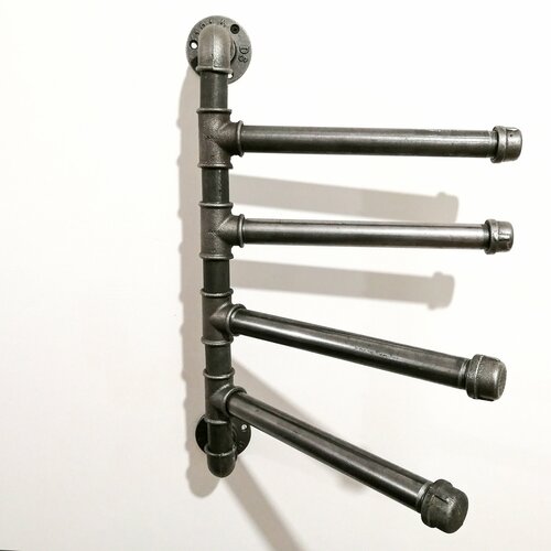 Вешалка для полотенец и одежды из труб в индустриальном стиле, лофт