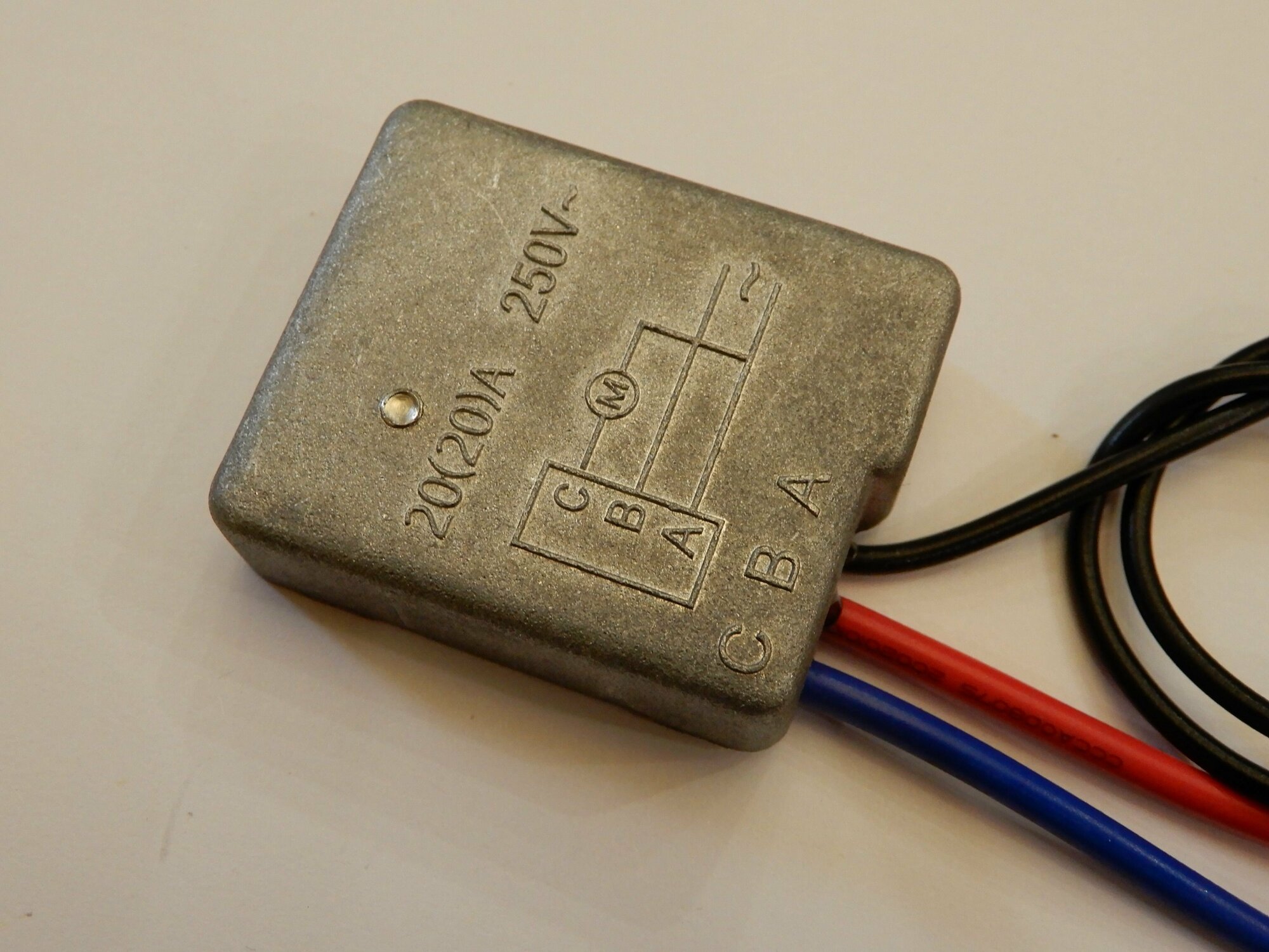 фото Плавный пуск для электрооборудования и инструмента (3 провода) 20А