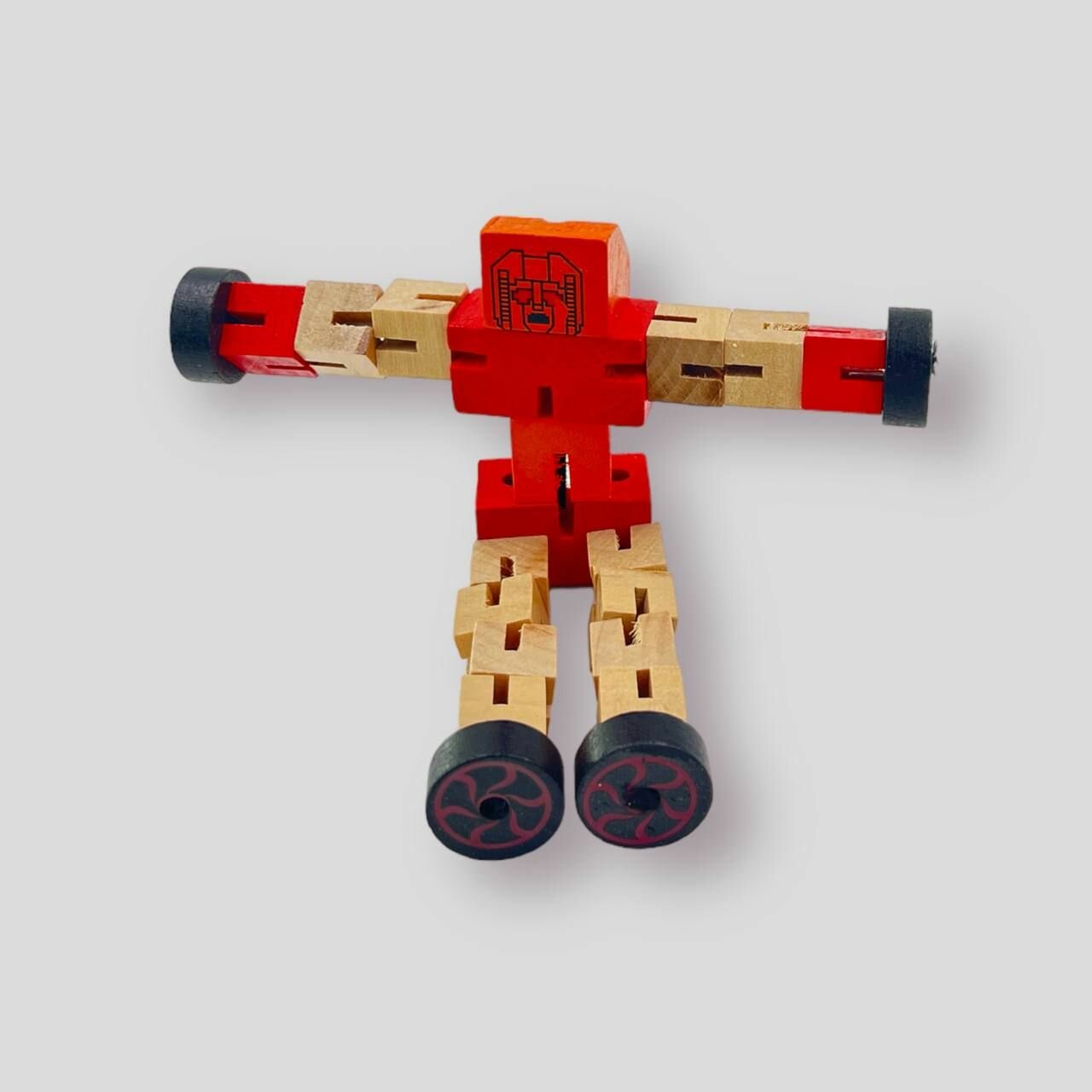Изображение Деревянный робот трансформер 16 см