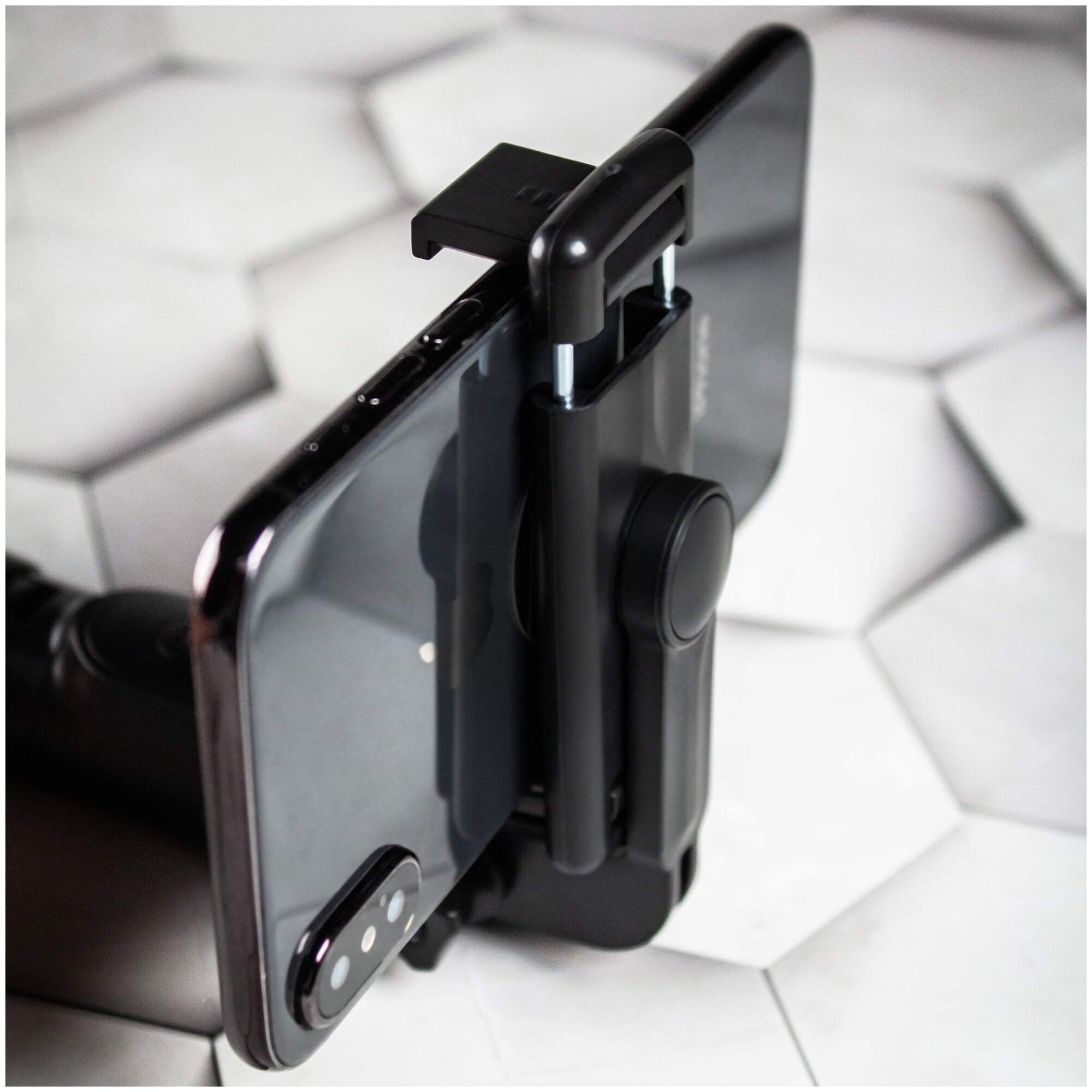 Штатив трипод для телефона AMFOX AMTR-31 AUX кабель и пульт Bluetooth стабилизатор для съемки техника xiaomi для фото и видео селфи палка черный
