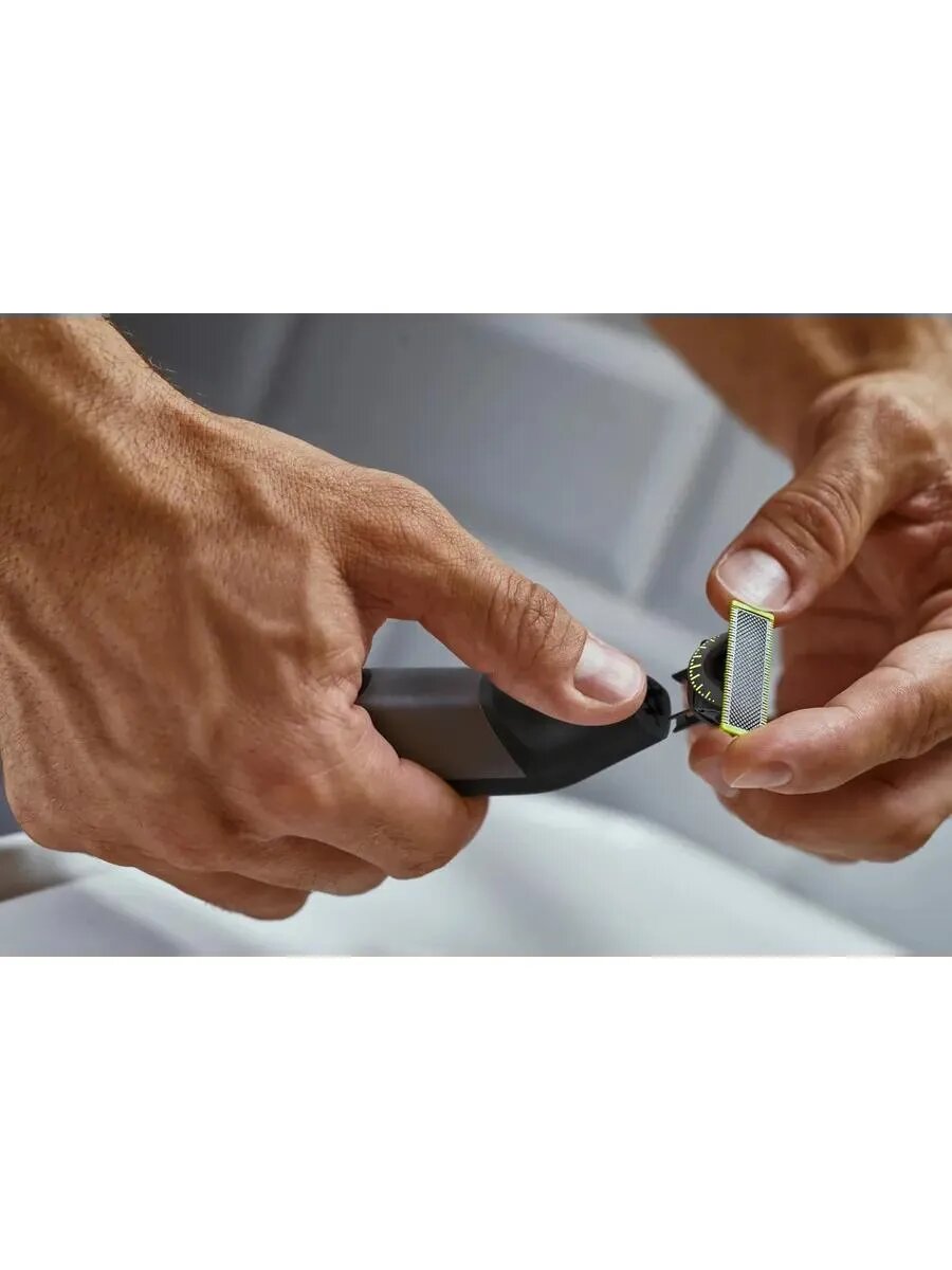 Обзор: Триммер Philips OneBlade Pro, чехол + насадки (QP6652/61), нержавеющая сталь