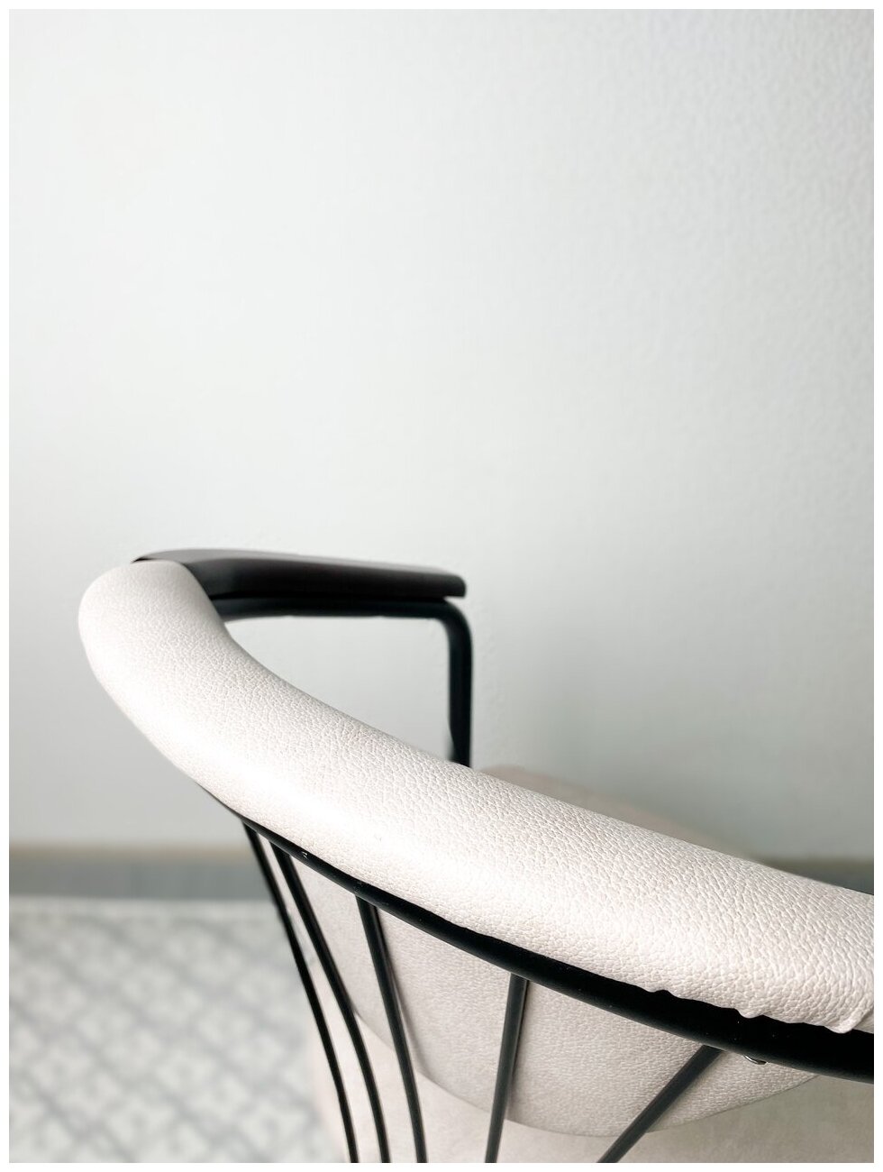 Кресло стул для кухни со спинкой с подлокотниками белое - фотография № 13