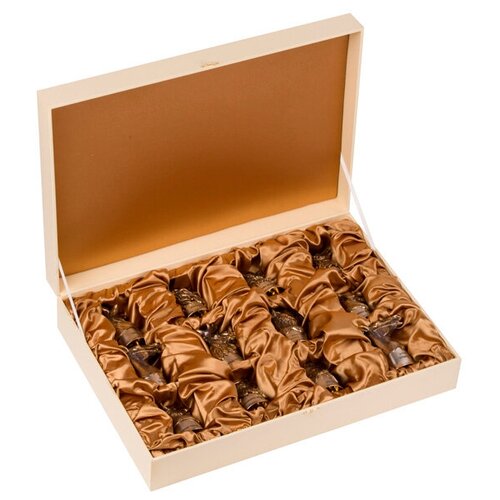 Подарочный футляр под 12 стопок (цв. слоновая кость) Р08-ПФС-12б KNP-Р08-ПФС-12б