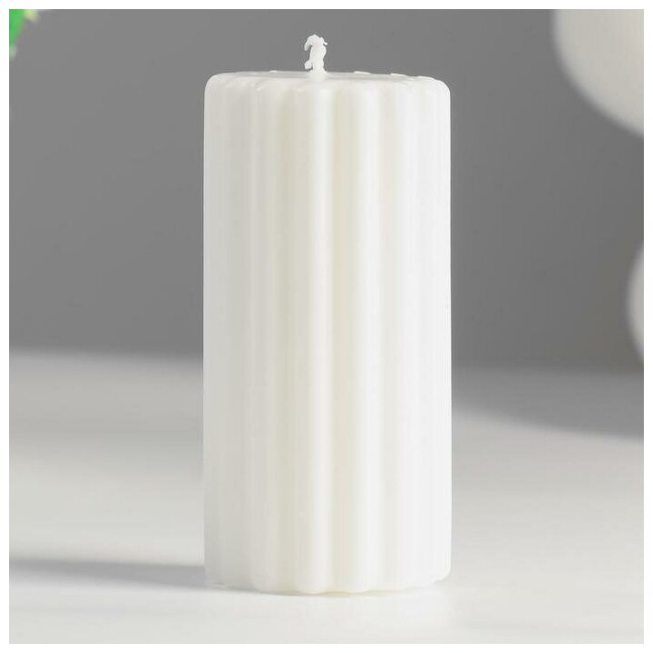 фото Свеча- цилиндр ароматическая "Рельеф. Белая лилия", 5х10 см 6906396