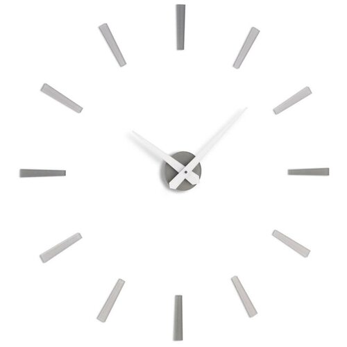 фото Интерьерные настенные часы. модель dominus. бренд incantesimo design. цвет серый