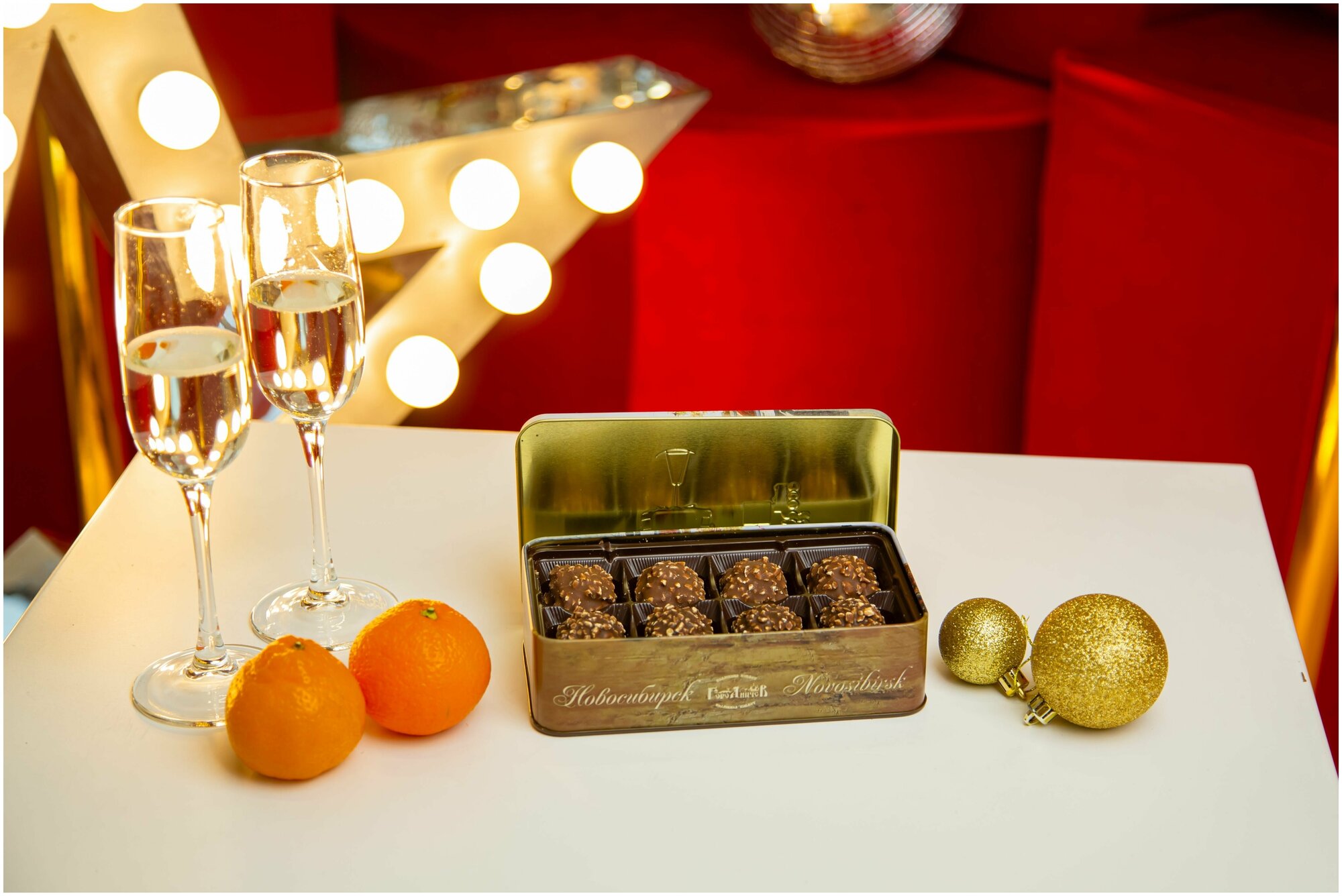 Подарочный набор шоколадных конфет "Трамвайчик" 110 г. (жестяная коробка 176*102*48 мм) - фотография № 2