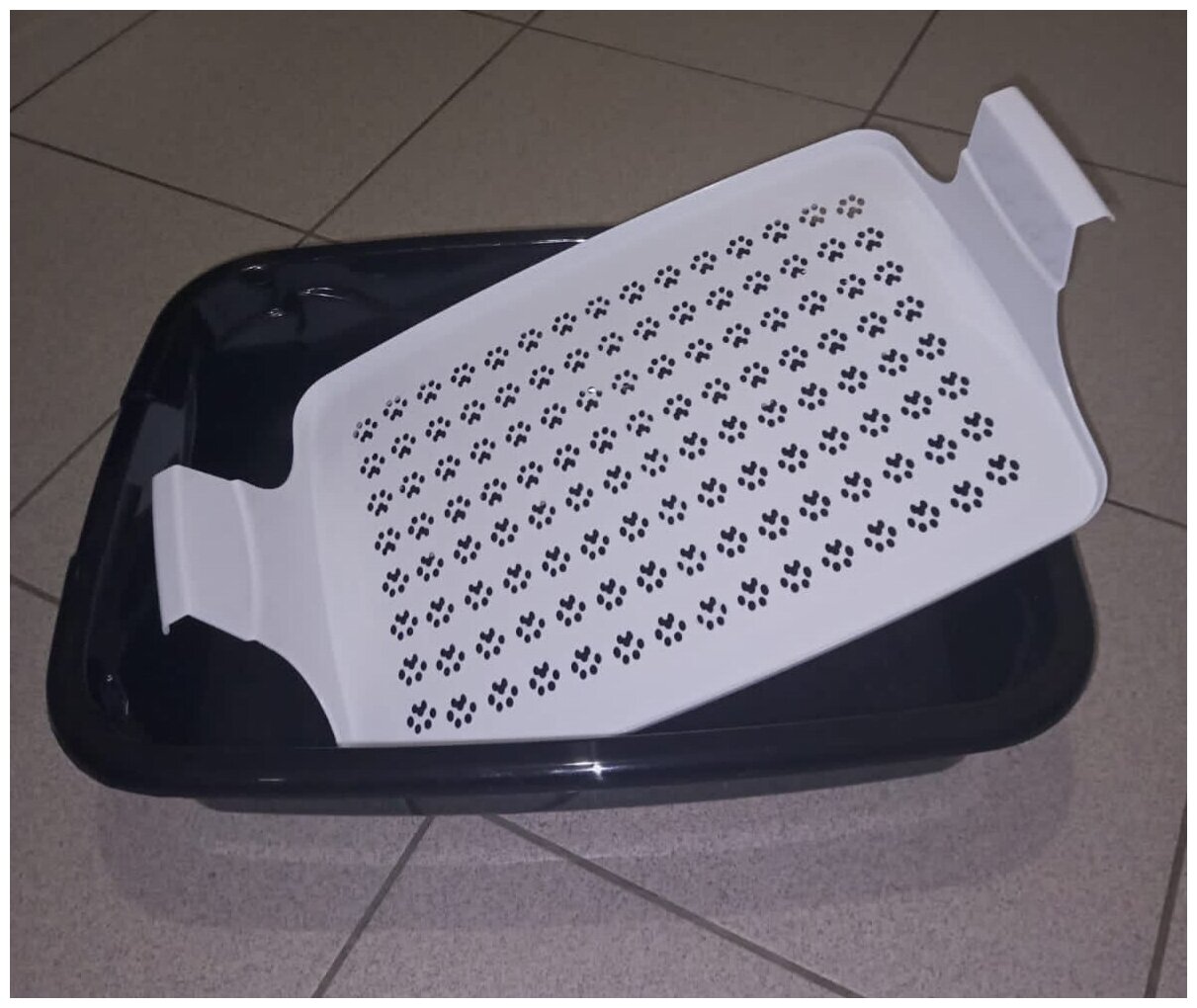 Глубокий туалет-лоток под наполнитель для кошек DogMan Триплекс с решеткой и со съемным бортиком для чистки, пластик, цвет чёрный, размер 44х34х15 см - фотография № 4