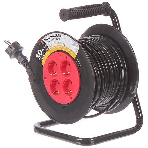 Удлинитель на катушке Защита Про 4 розетки с заземлением 3х1 мм 30 м цвет черный/красный