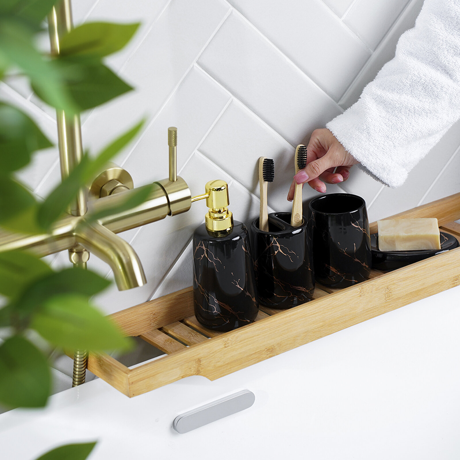 Набор аксессуаров для ванной комнаты "Молния", 4 предмета (мыльница, дозатор для мыла, 2 стакана), цвет черный - фотография № 9