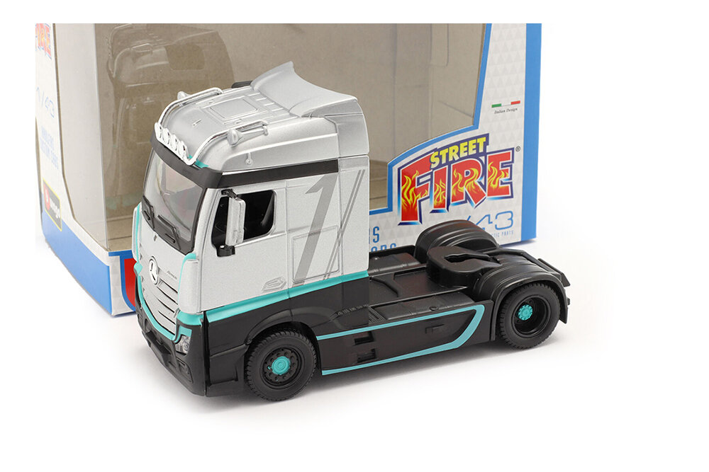Модель коллекционная BBURAGO Mercedes actros gigaspace customs 2020 silver