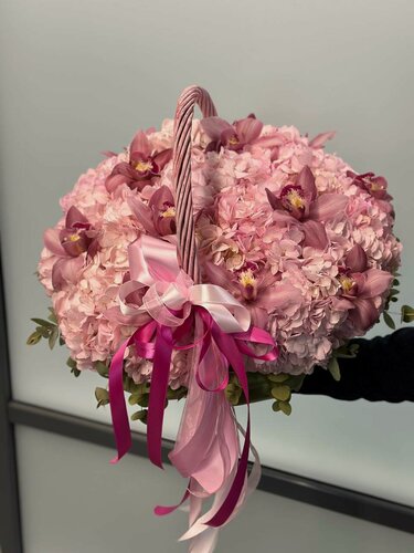 Изображение товара Корзина с цветами wowflo "Тёплая Встреча", 25 цветов, 50см, розовая