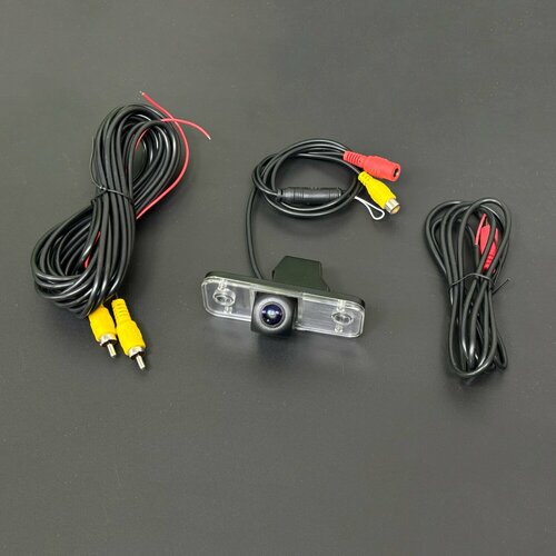 Камера заднего вида Hyundai SantaFe 2006-2012 2000₽