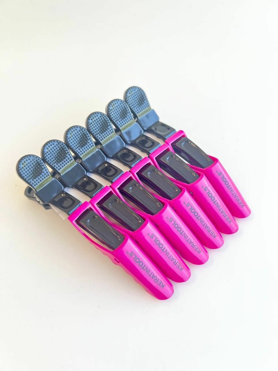 Зажимы пластиковые крокодилы Keratin Tools Розовые 6 шт, для мастеров кератина, парикмахеров — фото 1
