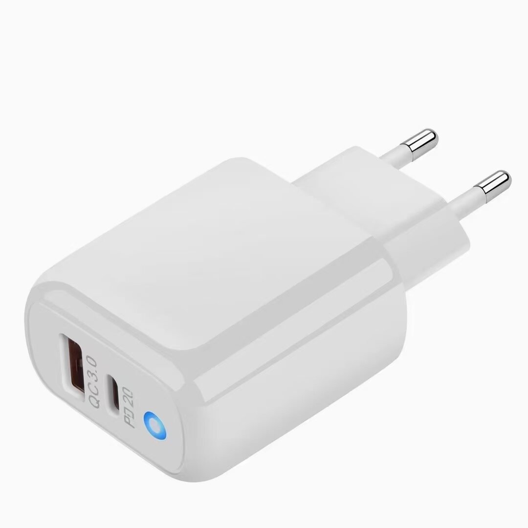 Зарядное устройство 12W с кабелем 1 метра для смартфонов и планшетов
