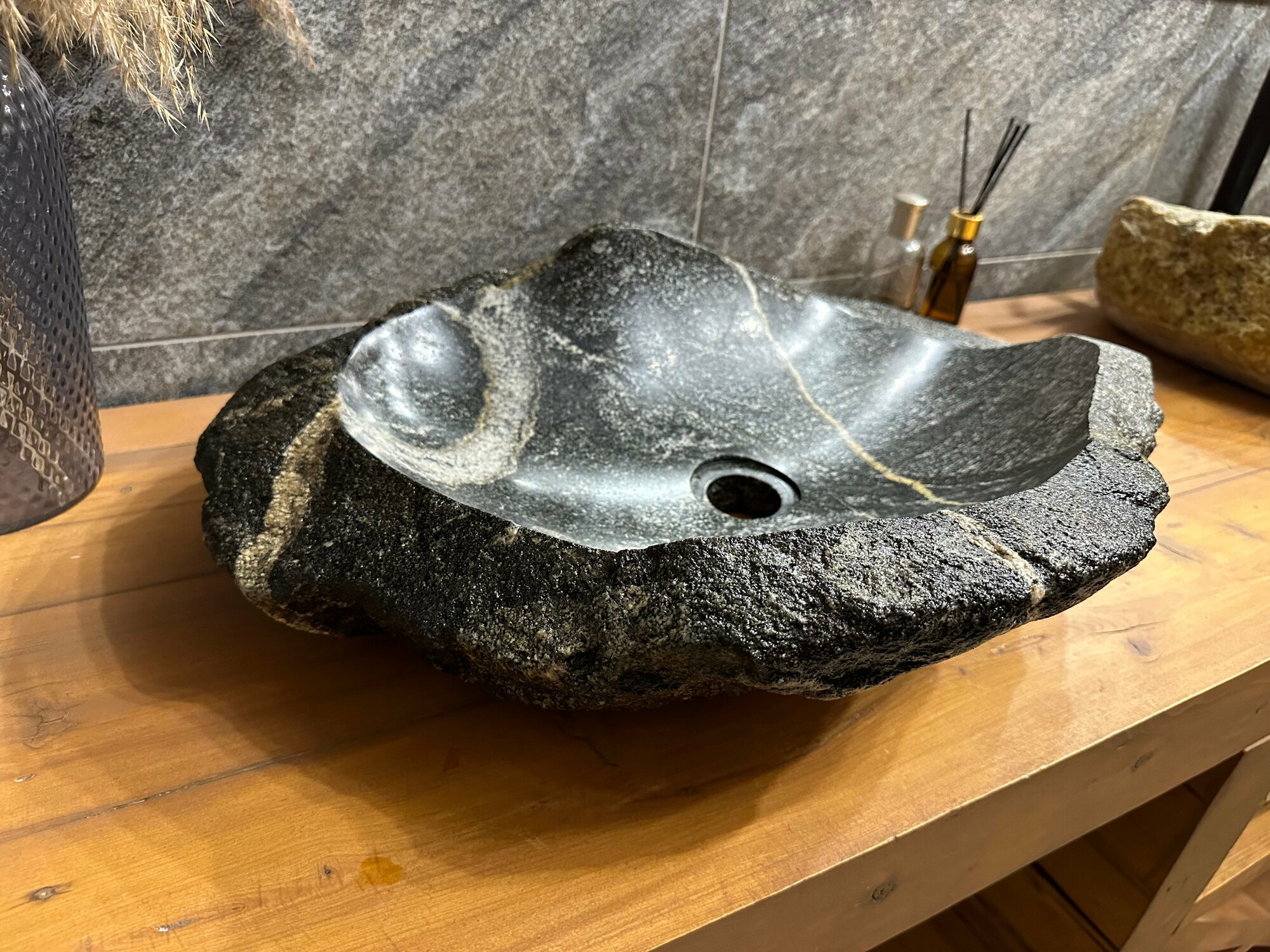 Раковина из натурального цельного камня, Titanium Nord (58х41) - фотография № 6