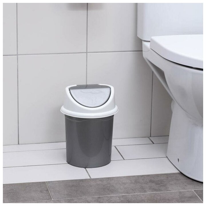фото Ведро для мусора, 4 л, с подвижной крышкой, цвет серо-белый