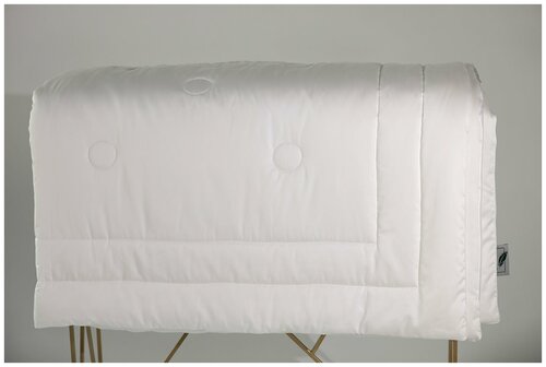 ANNA FLAUM Одеяло всесезонное Charm (200х220 см)