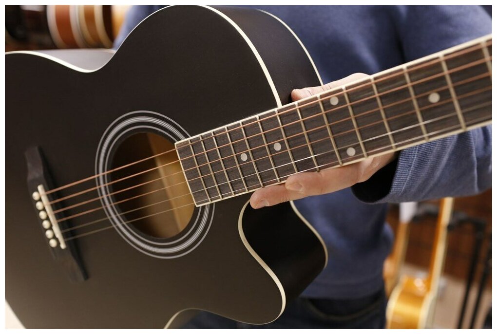 Акустическая гитара матовая, черная. Размер 40 дюймов Elitaro E4020 BK - фотография № 6