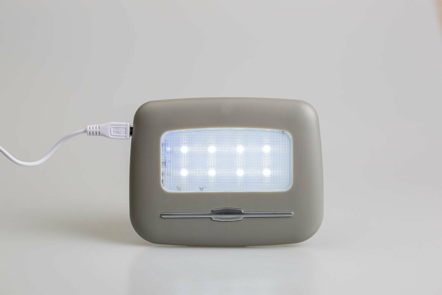 Плафон освещения салона с АКБ зарядка USB Накладной+Магнит 8 LED WHITE кнопка вкл. в корпусе
