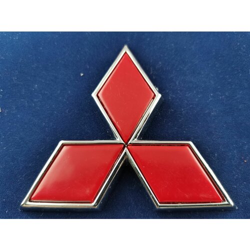 Эмблема Mitsubishi красная 76мм