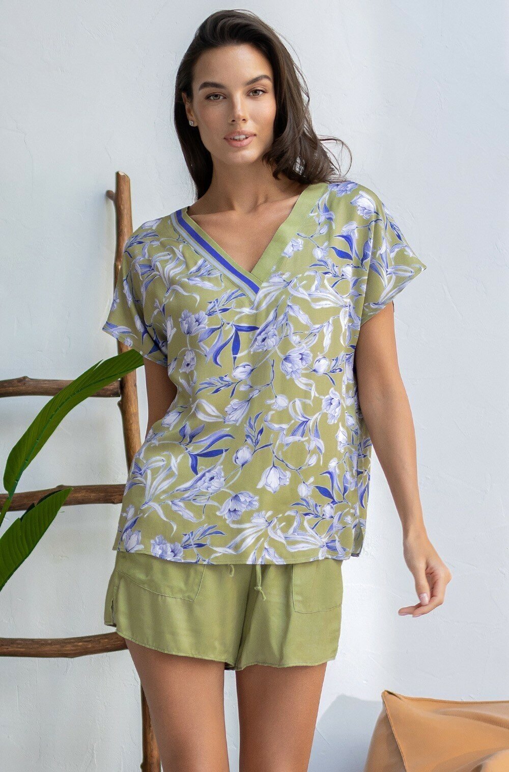 Комплект MIA-AMORE, блуза, шорты, без рукава, карманы, размер XL, зеленый - фотография № 1