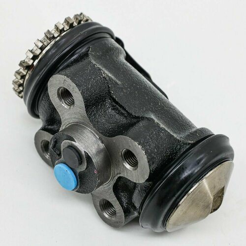 Рабочий тормозной цилиндр задний ISUZU FORWARD 4850 диаметр 38 без прокачки левый SINGYUNG 12040₽