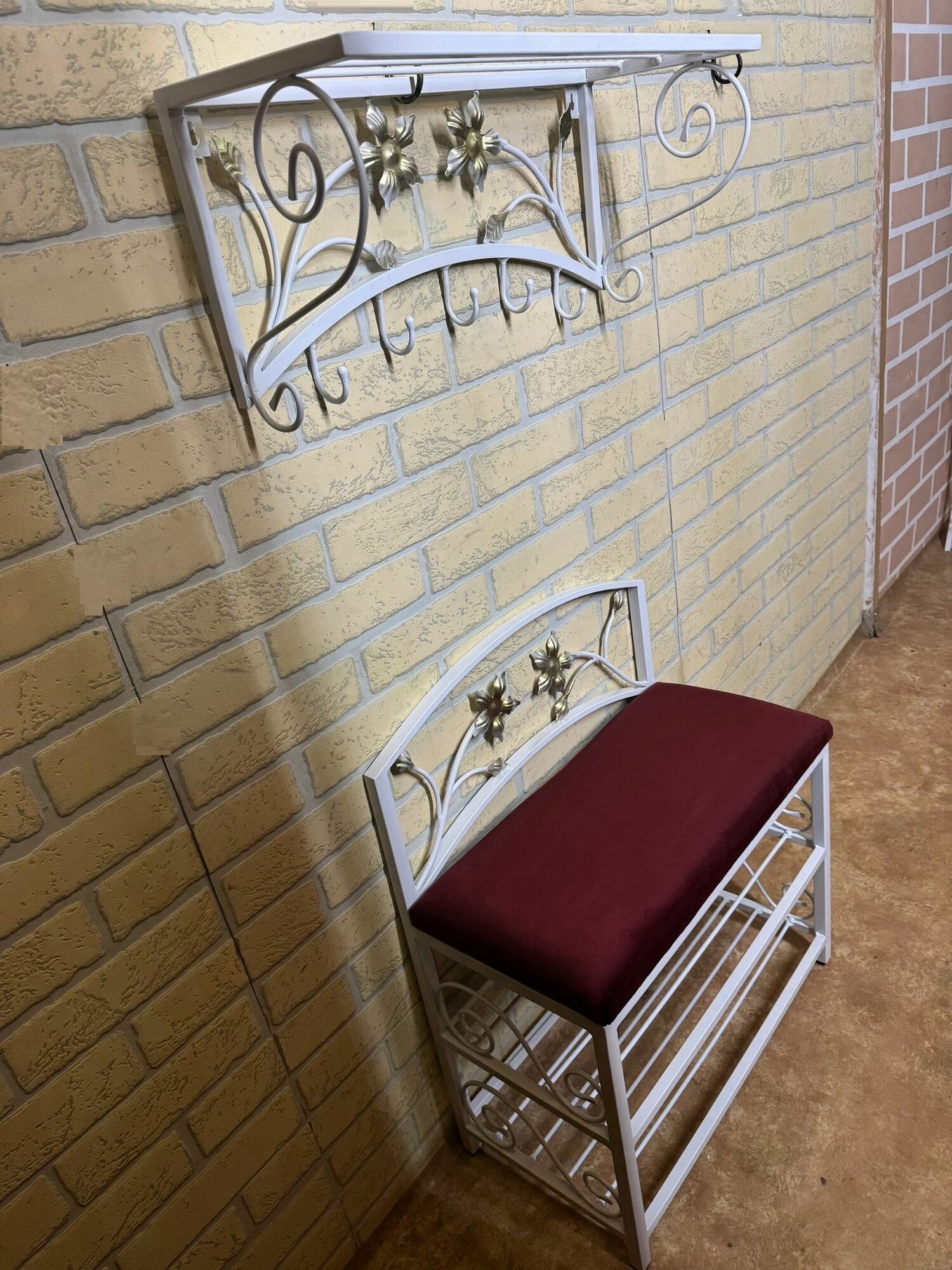 Кованая прихожая, Студия кованой мебели Нива, цвет белый/бордовый — фото 1