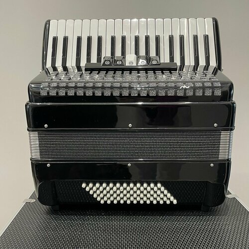 Акустический аккордеон Artland 347205 черный 82400₽