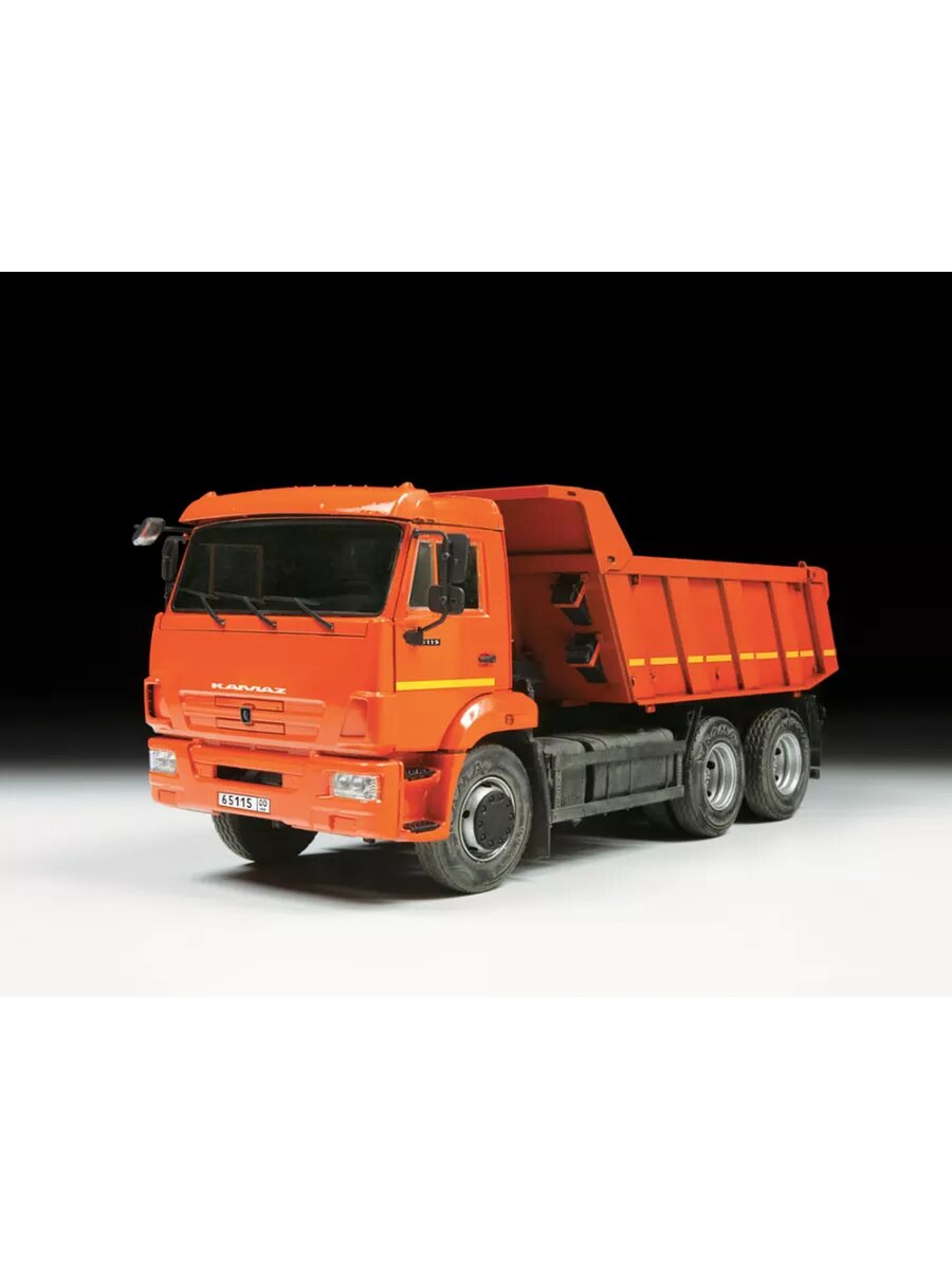 ZVEZDA Самосвал KAMAZ-65115 426 деталей, масштаб 1:35, сборная модель — фото 1