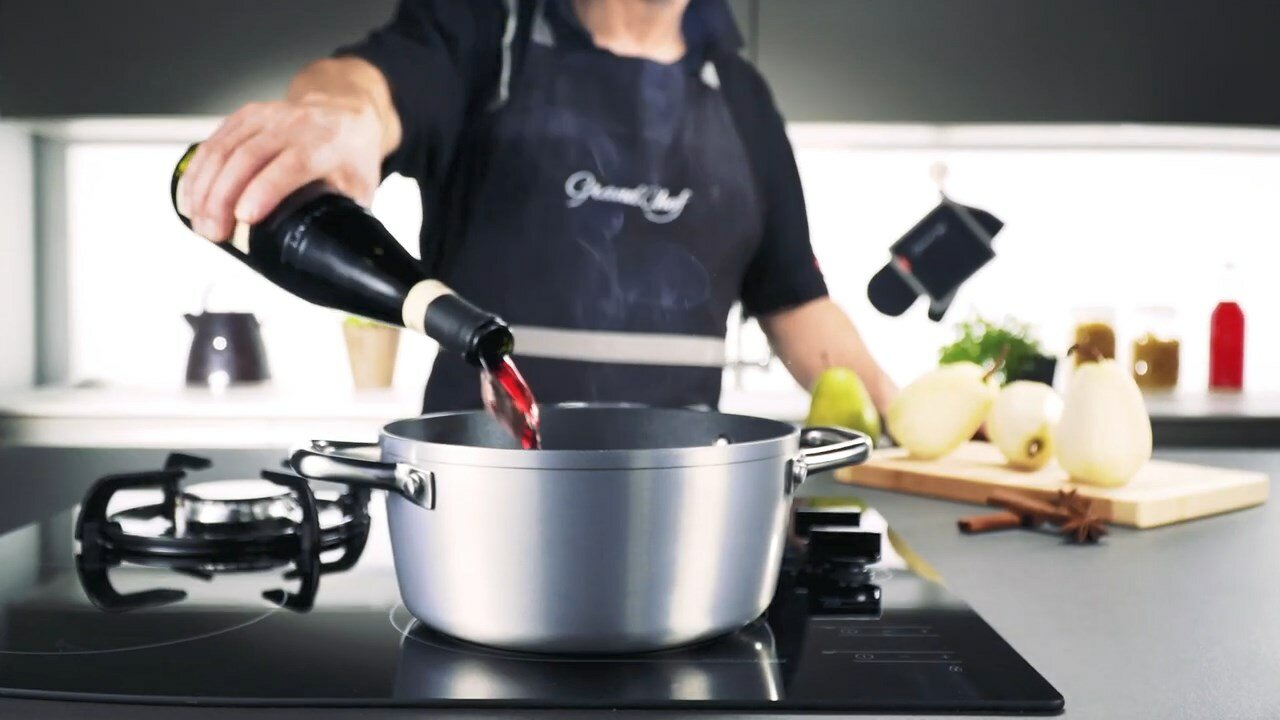 Кастрюля Tescoma GrandCHEF с антипригарным покрытием 24 см, 6.0 л