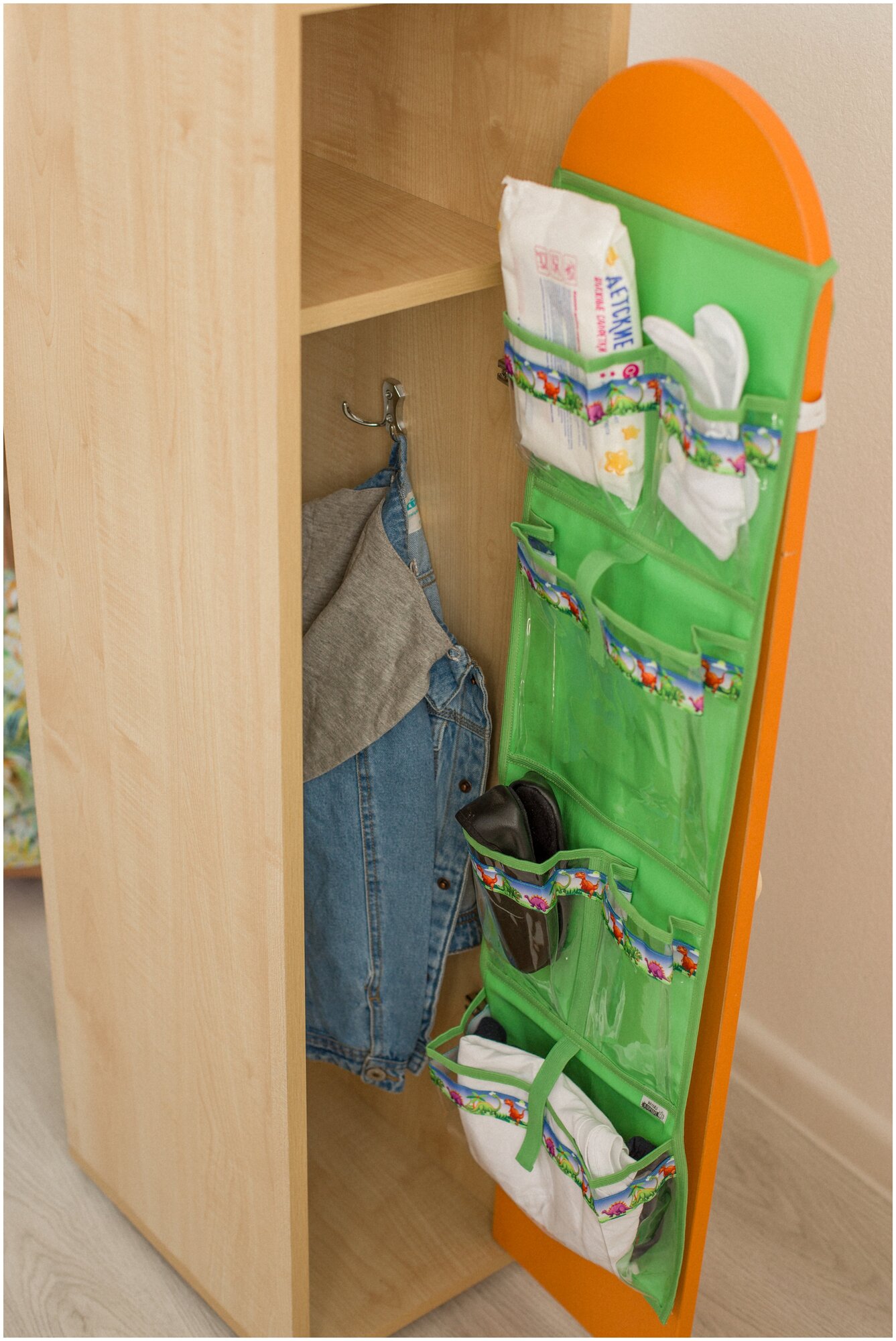 Кармашки для шкафчика в детский сад динозавр 23*85 см - фотография № 4