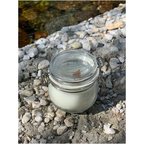 Свеча в стеклянной баночке из соевого воска с ароматом 