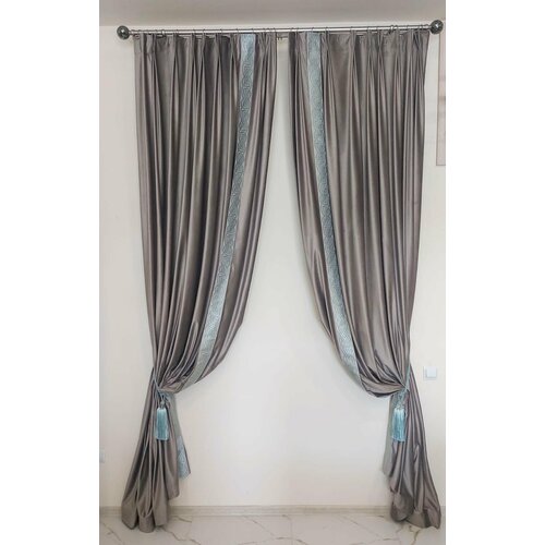 Бархатные шторы с кантом