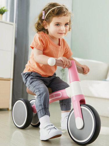Изображение товара Беговел детский Hape First Ride, светло-розовый E0105_HP для детей от 1года