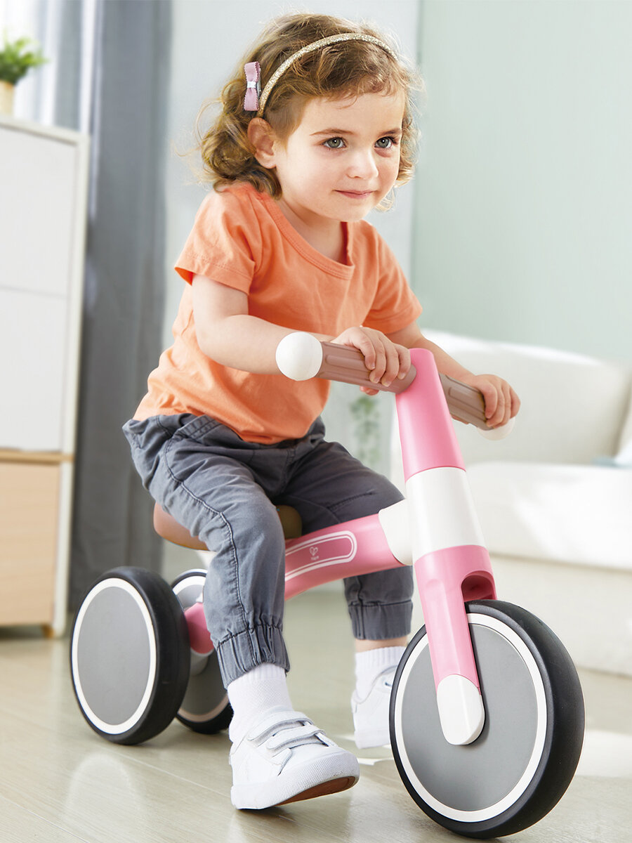 Беговел детский Hape First Ride, светло-розовый E0105_HP для детей от 1года