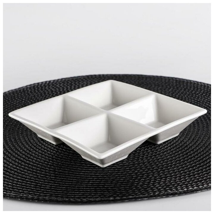 фото Менажница фарфоровая, 4 секции, 15×15 см, цвет белый