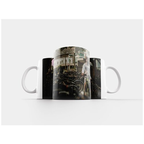 фото Кружка "народ, мотоцикл, улица" 320 мл lotsprints