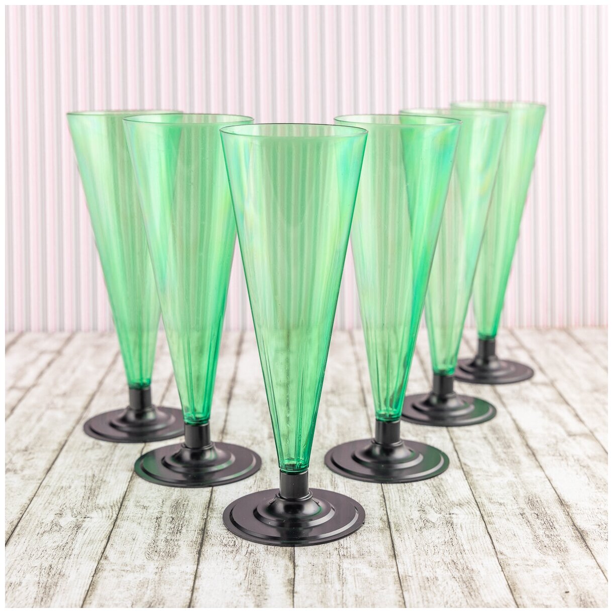 Набор зеленых пластиковых бокалов для шампанского, 6 штук - фотография № 4