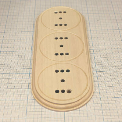 фото Подложка трехместная деревянная Бук лак. Беленый дуб