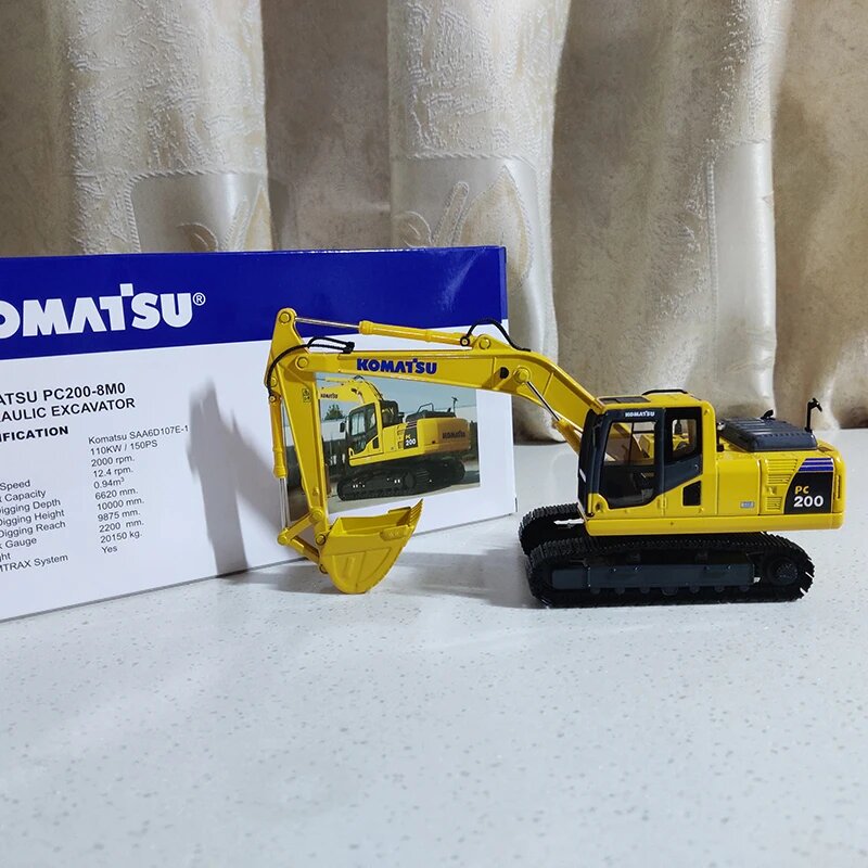 Масштабная модель экскаватора KOMATSU PC200-8M0 JERREN