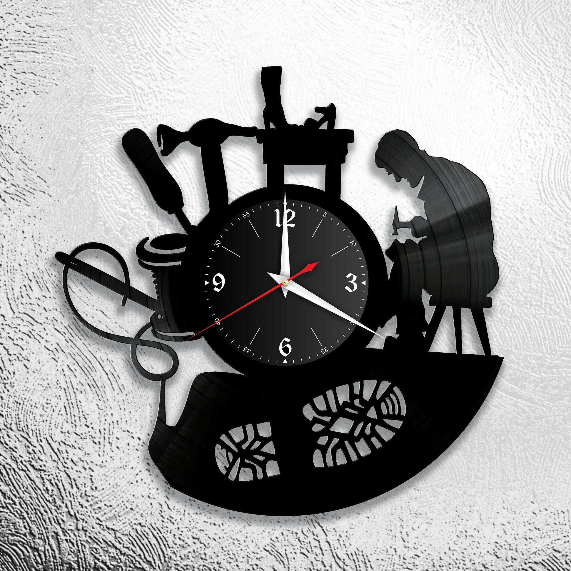 Настенные часы из виниловой пластинки с изображением сапожника/Часы в подарок сапожнику