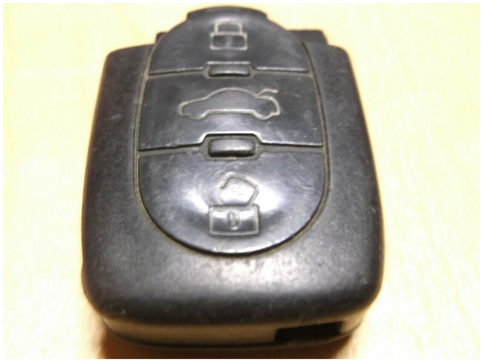 4D0 837 231 A Audi A3, A4, A6, A8, TT оригинальная кнопочная часть выкидного чип ключа 3 кнопки BAKOM 97.0515. K. P. VDO